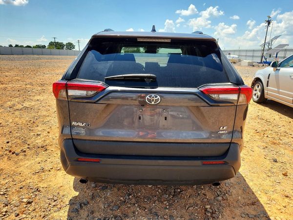 2021 TOYOTA RAV4 LE