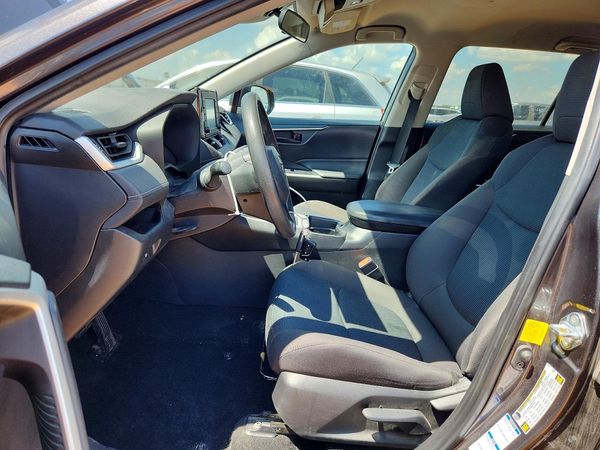 2021 TOYOTA RAV4 LE