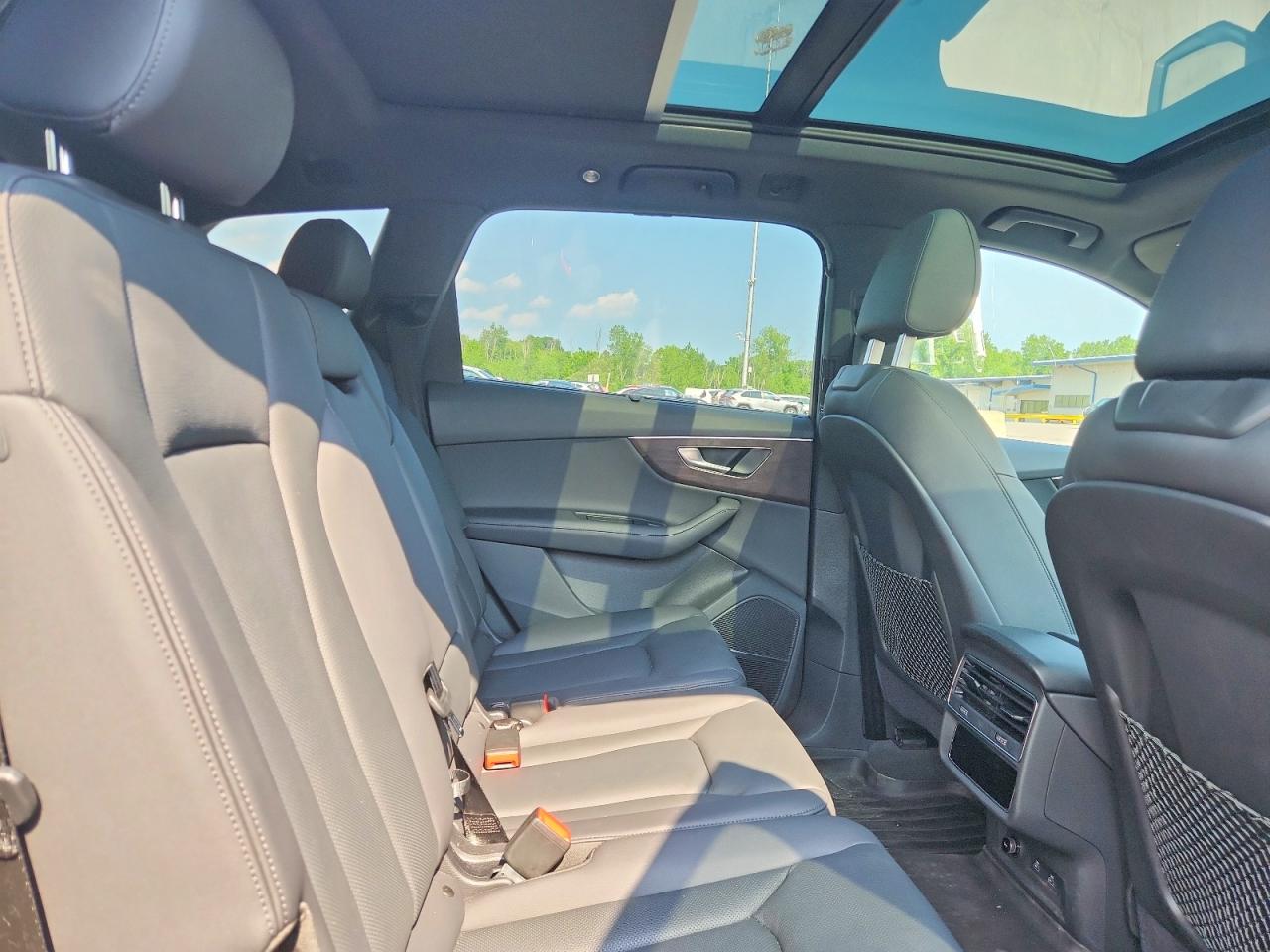 2024 AUDI Q7 quattro Prestige