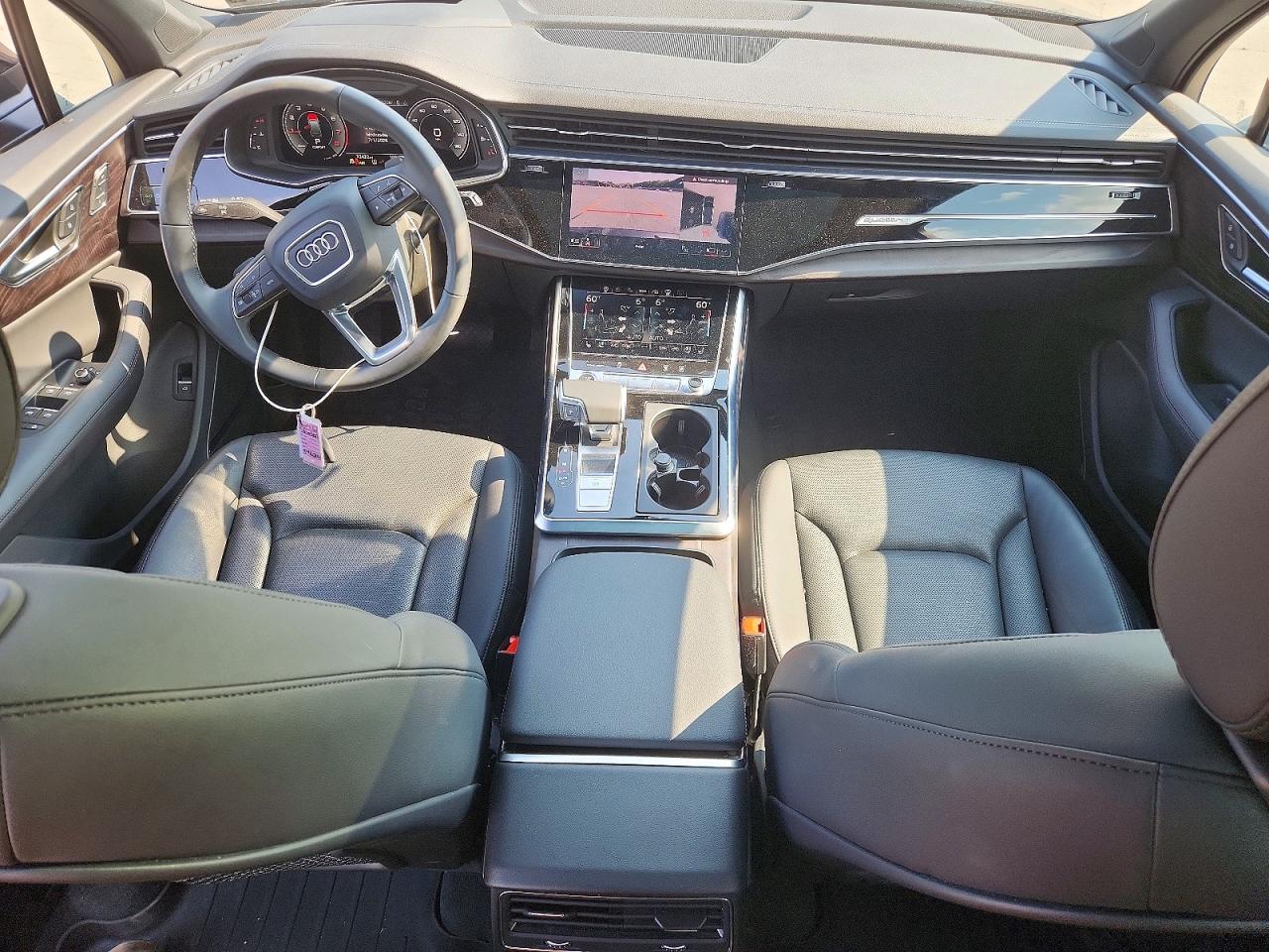 2024 AUDI Q7 quattro Prestige