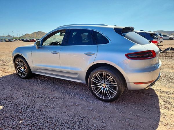 2015 PORSCHE MACAN