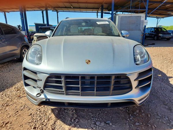 2015 PORSCHE MACAN