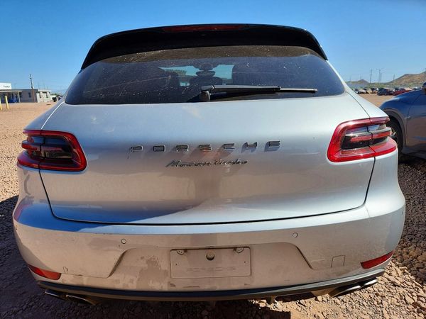 2015 PORSCHE MACAN
