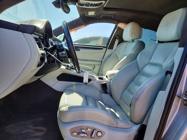 2015 PORSCHE MACAN