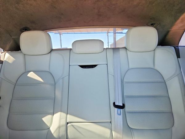 2015 PORSCHE MACAN