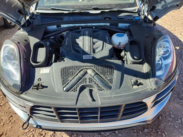 2015 PORSCHE MACAN
