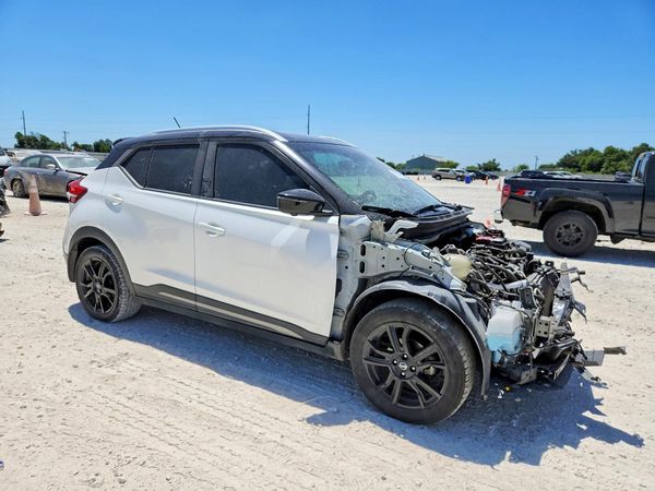 2020 NISSAN KICKS