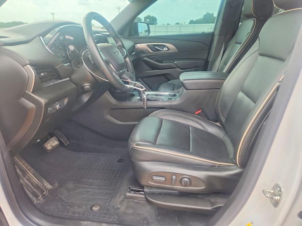 2023 CHEVROLET TRAVERSE Premier — DENT