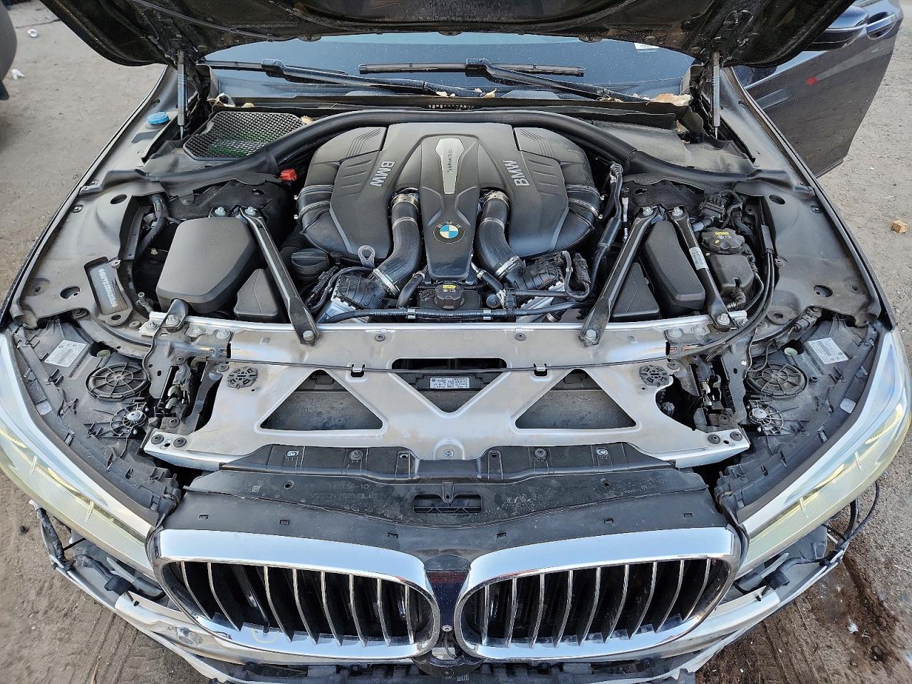 2016 BMW 750 xDrive