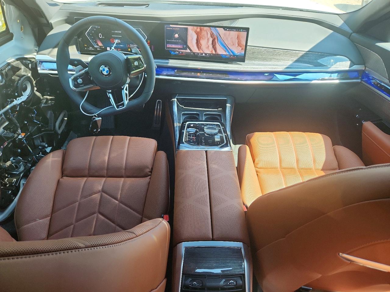 2025 BMW 740