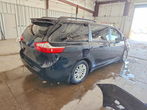 2015 TOYOTA SIENNA