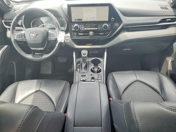 2024 TOYOTA HIGHLANDER