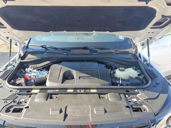 2025 LAND ROVER RANGE ROVER SPORT P360 SE