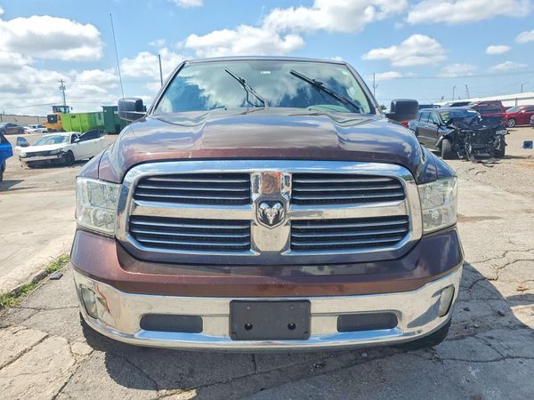 2015 RAM 1500 SLT