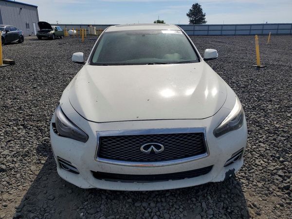 2017 INFINITI Q50