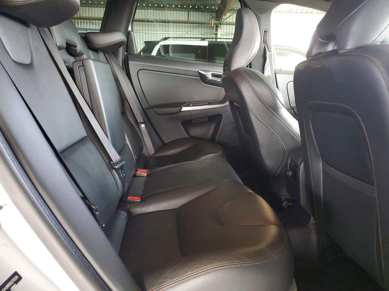 2016 VOLVO XC60 SV35 Platinum