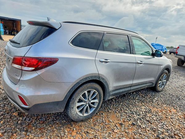 2017 HYUNDAI SANTA FE GI
