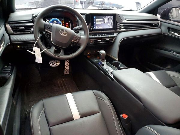 2025 TOYOTA CAMRY