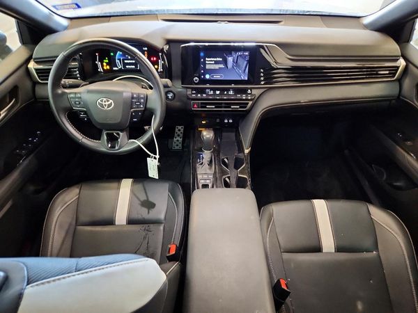 2025 TOYOTA CAMRY