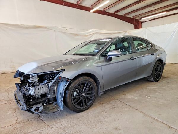 2025 TOYOTA CAMRY