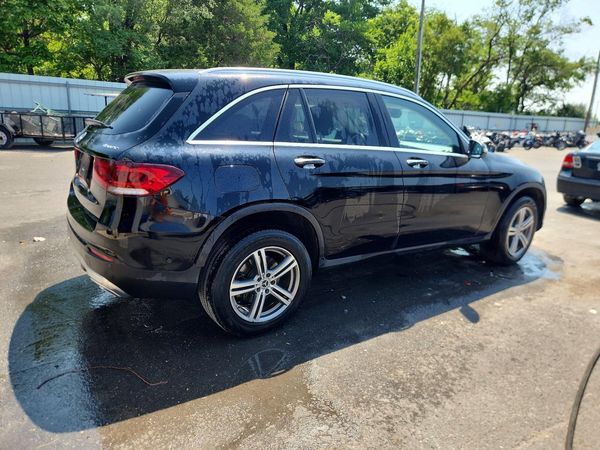 2022 MERCEDES-BENZ GLC