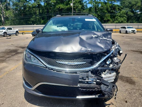 2018 CHRYSLER PACIFICA