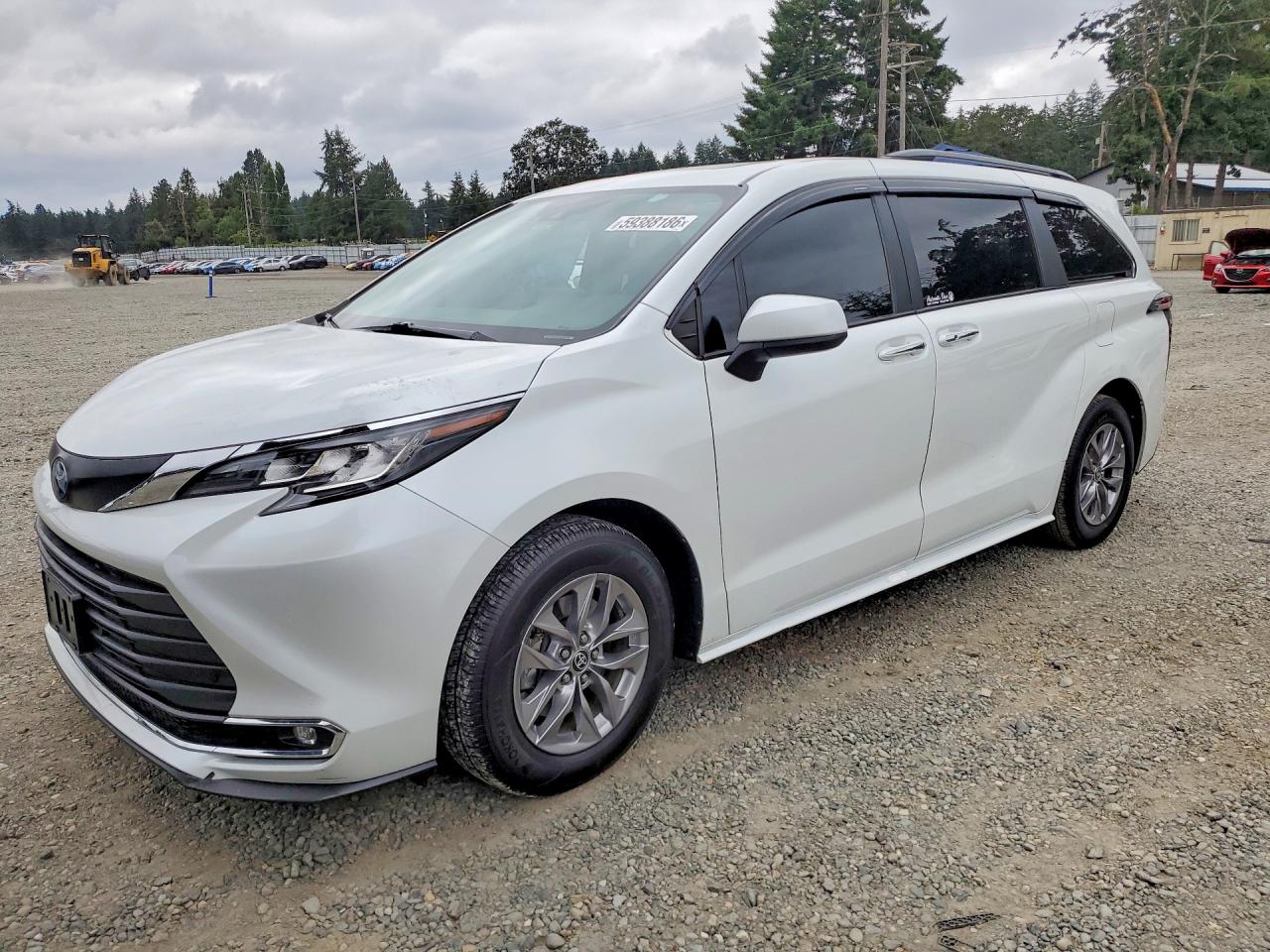 2022 TOYOTA SIENNA XLE