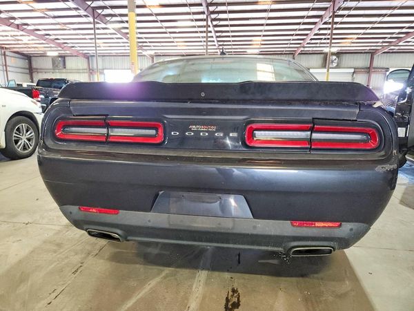 2016 DODGE CHALLENGER SXT