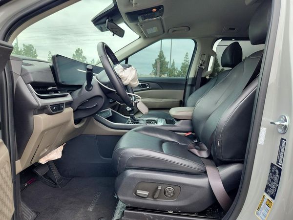 2025 KIA CARNIVAL