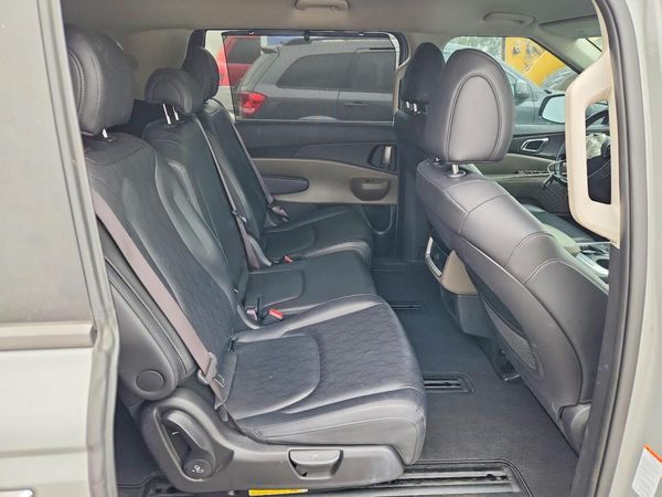 2025 KIA CARNIVAL