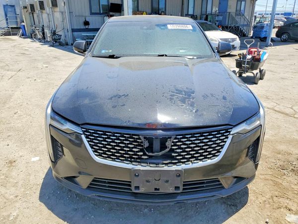 2022 CADILLAC CT4 Luxury