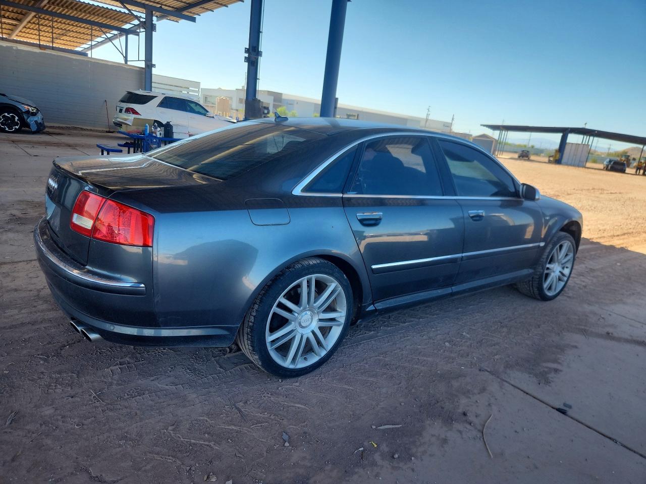 2007 AUDI S8