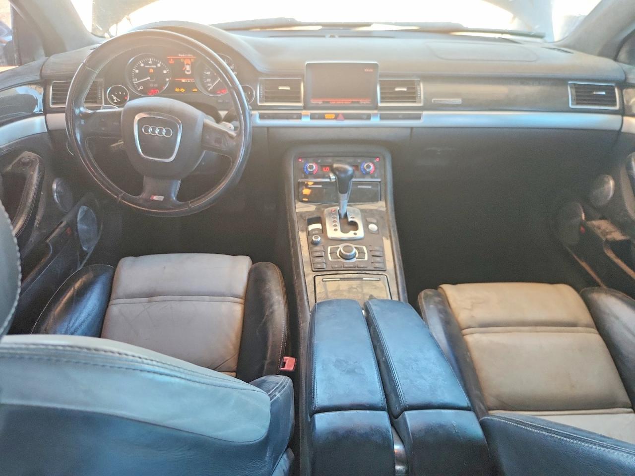 2007 AUDI S8