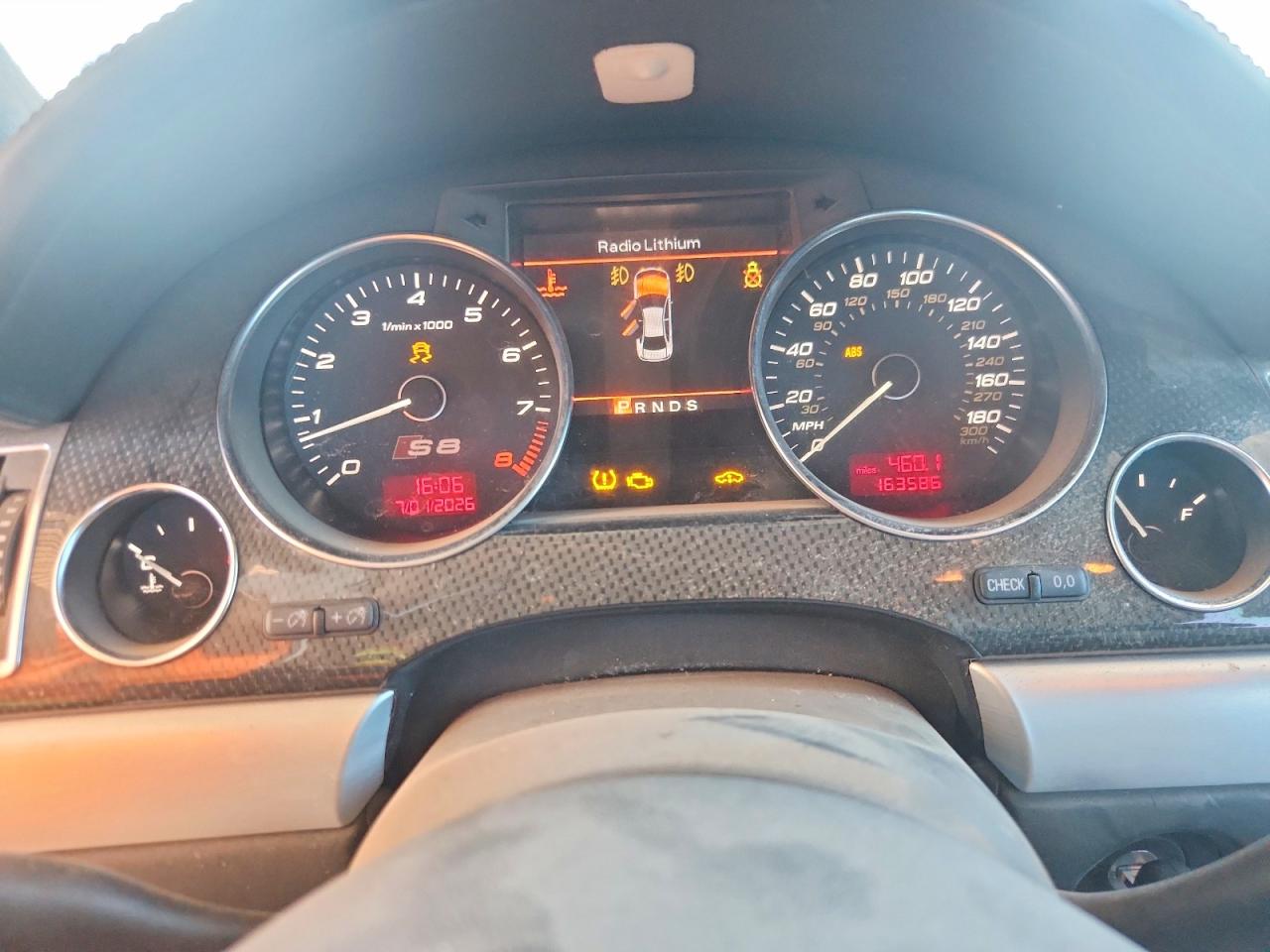 2007 AUDI S8