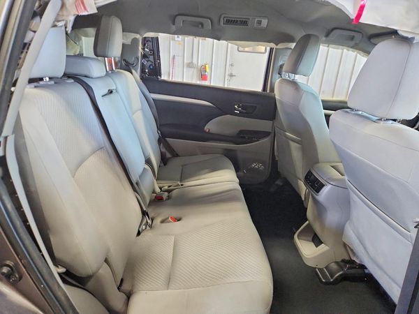 2017 TOYOTA HIGHLANDER LE/LE Plus