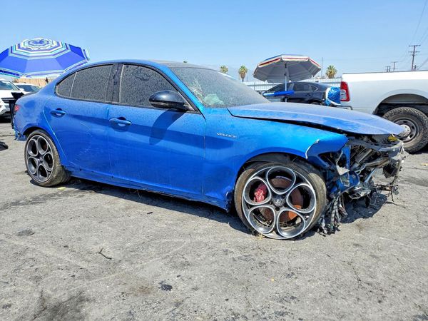 2022 ALFA ROMEO GIULIA TI RWD