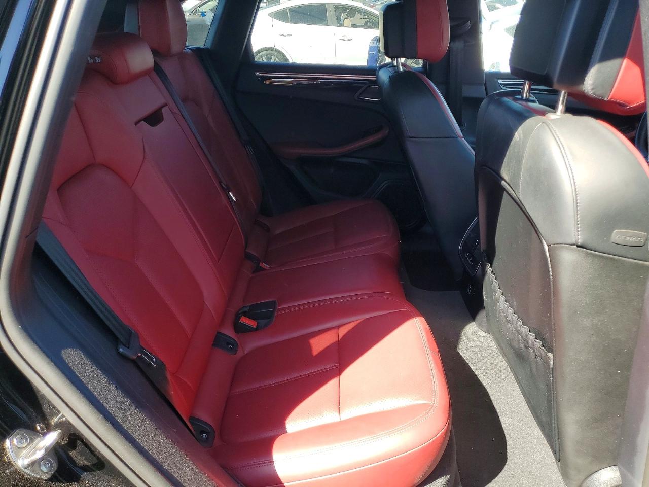 2023 PORSCHE MACAN