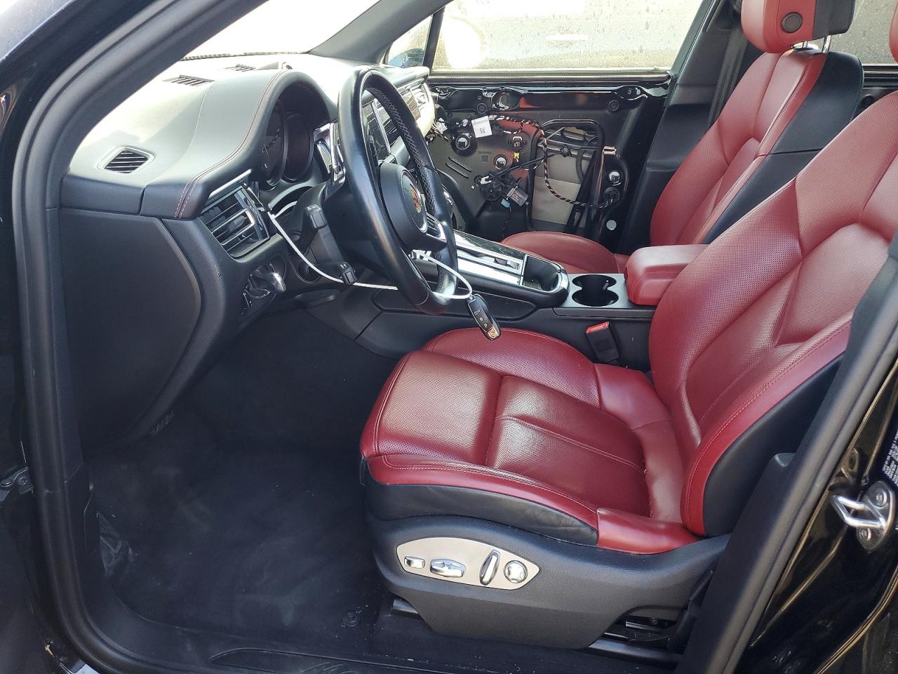 2023 PORSCHE MACAN