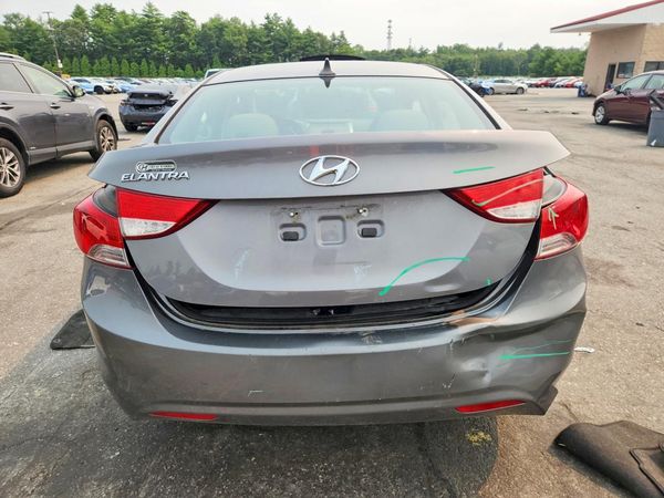 2012 HYUNDAI ELANTRA