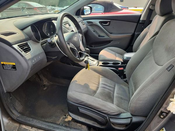 2012 HYUNDAI ELANTRA