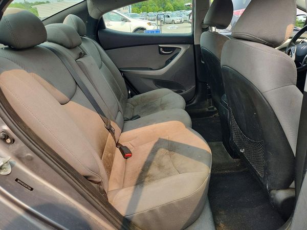 2012 HYUNDAI ELANTRA