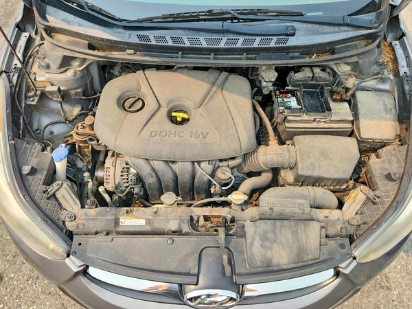 2012 HYUNDAI ELANTRA