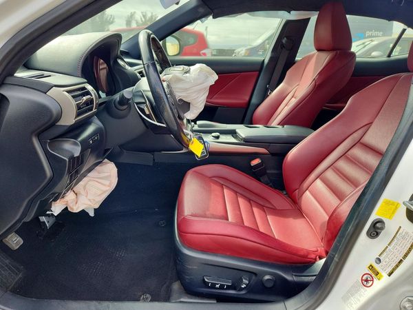 2016 LEXUS IS 200t