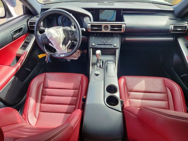 2016 LEXUS IS 200t