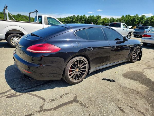 2016 PORSCHE PANAMERA