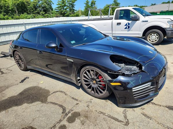 2016 PORSCHE PANAMERA