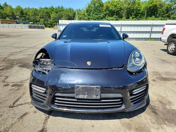 2016 PORSCHE PANAMERA