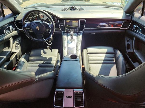 2016 PORSCHE PANAMERA