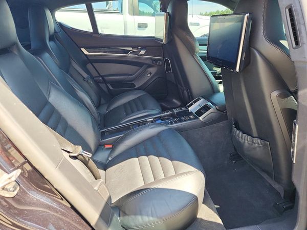 2016 PORSCHE PANAMERA