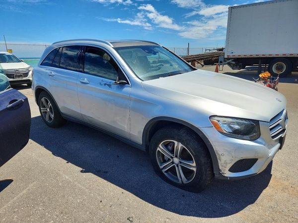 2017 MERCEDES-BENZ GLC-CLASS GLC300 — Passenger 3/4